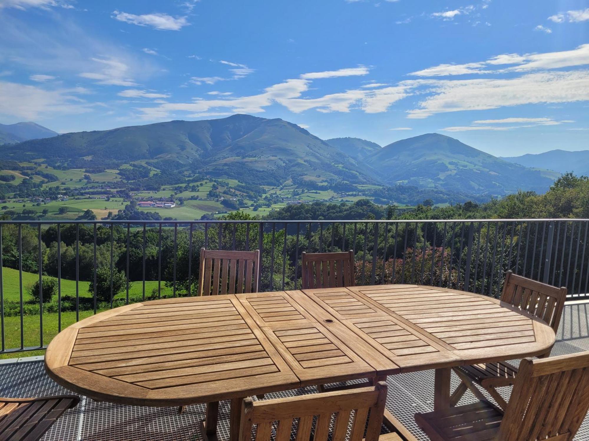 Maison Au Pays Basque, Calme Avec Vue Imprenable Sur Montagnes Irouleguy Extérieur photo